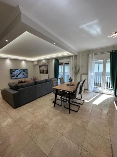 Kosmos luxury apartment
