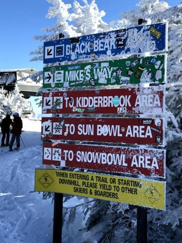 Το Charming Stratton Ski House Walk to Slopes τον χειμώνα