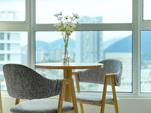Fotografie z fotogalerie ubytování Modern Muji 3 Bedder Retreat with Netflix & Fast WiFi v destinaci Tanjong Tokong