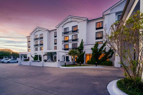 a rendering of the exterior of a hotel at Hotel Alice in Atlantic Beach