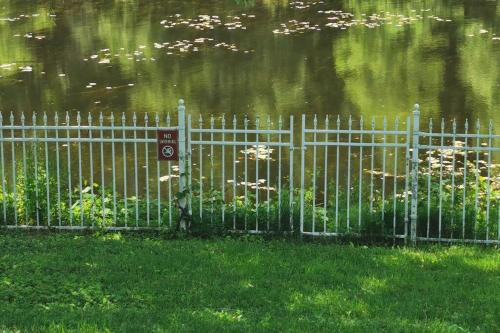 Gallery image of Waterfront heated pool seasonal Acre yard BBQ in Hudson