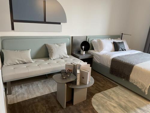 Gallery image of MAG 960 Stylish Luxury Apartment 6 Minutes to Burj Khalifa with Complimentary Guest Welcome Pack in Dubai