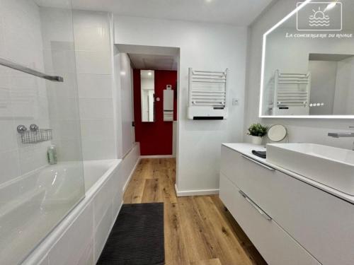 Photo de la galerie de l'établissement La Gacélyte Piscine privée joli bas de villa, à Carqueiranne