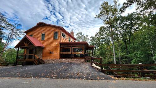 Luxe Cabin with Game Room, Hot Tub & Firepit photo 7