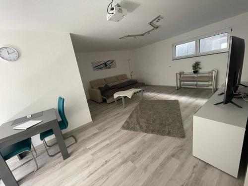 Χώρος καθιστικού στο Moderne Souterrain Wohnung in zentraler Lage