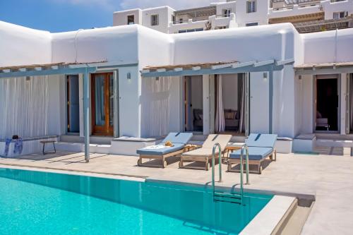 Kastro Shared Pool Suites
