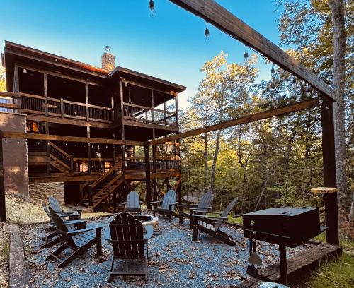Luxe Cabin with Game Room, Hot Tub & Firepit photo 16