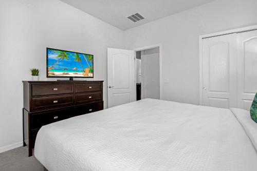 Elegant Villa wPrivate PoolSpa Game Room photo 19