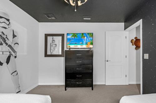 Elegant Villa wPrivate PoolSpa Game Room photo 29