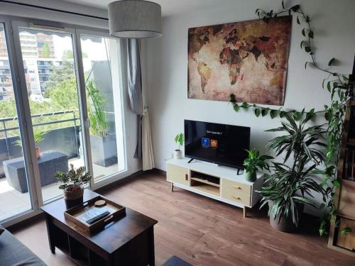 T2 cosy au pied du tram