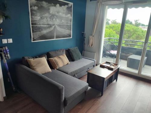 Photo de la galerie de l'établissement T2 cosy au pied du tram, à Lormont