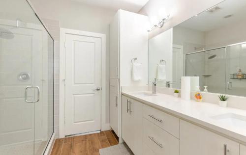 Gallery image of NEW, 3 Bedrooom Townhome In Downtown Houston Near Stadiums and Med Center in Houston