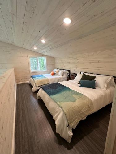 Cama o camas de una habitación en BlueWater BaseCamp