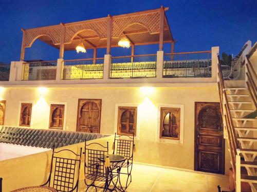 Un balcón o terraza en Riad Eden Dorient