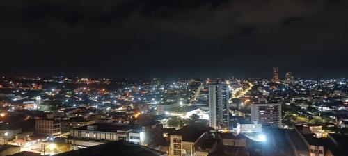 Pemandangan umum bagi Campina Grande atau pemandangan bandar yang diambil dari apartmen