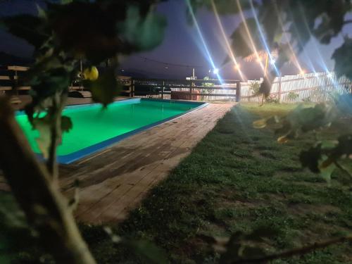 Πισίνα στο ή κοντά στο Cabaña 01, con piscina