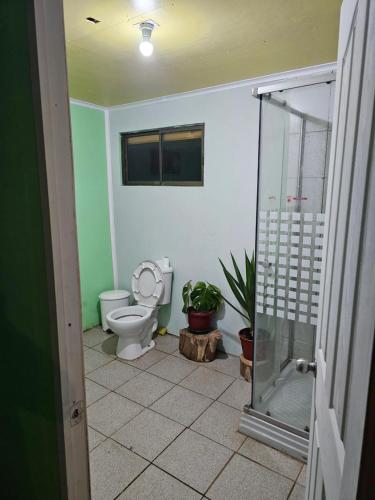 Ένα μπάνιο στο Cabaña 01, con piscina