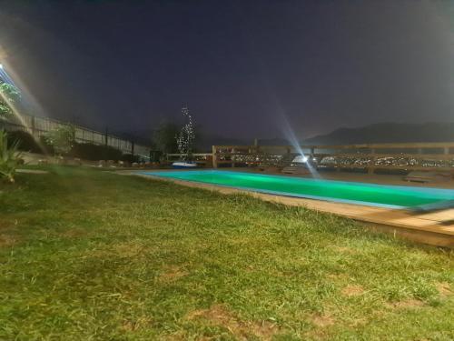 Πισίνα στο ή κοντά στο Cabaña 01, con piscina