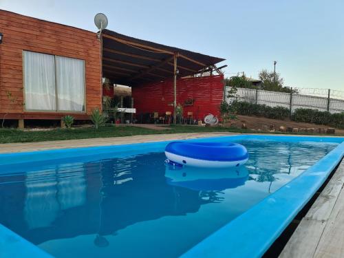 Πισίνα στο ή κοντά στο Cabaña 01, con piscina