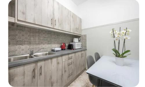 Athens Apartment 5-min to Metaxourgeio Metro