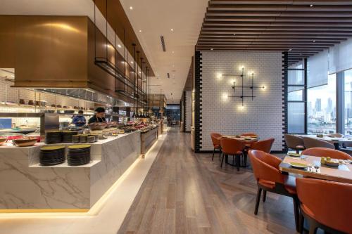 Ресторан / где поесть в Crowne Plaza Kuala Lumpur City Centre by IHG