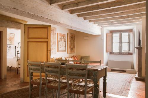 A seating area at Wp Relais Renaissance Retreat