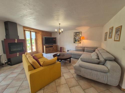 Photo de la galerie de l'établissement Grand appartement proche Bourg-Saint-Maurice, à Bourg-Saint-Maurice