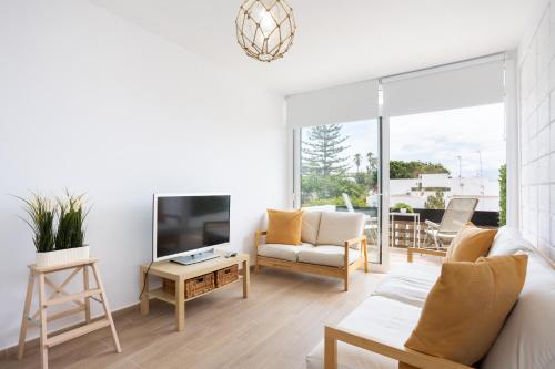 Home2Book Sunlit Apt, Pool & Terrace, Las Américas