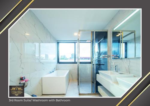 Et badeværelse på Vegas villa, Pattaya