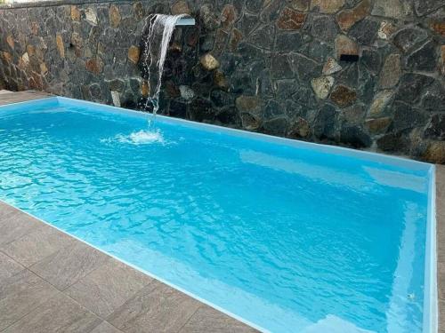 Πισίνα στο ή κοντά στο 2 mins walk beachfront Seaview apartment