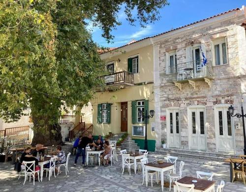 Το κτήριο όπου στεγάζεται  το διαμέρισμα