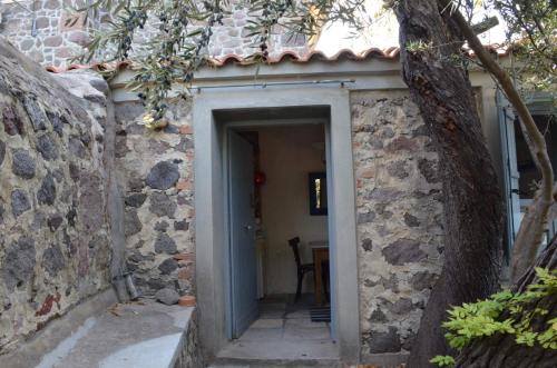 Gallery image of Katerina's Guest Houses in Mithymna