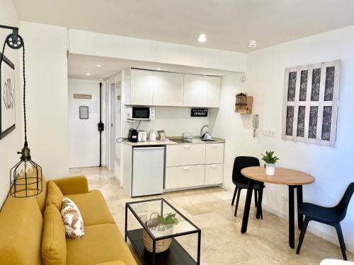 Studio Port Of Marbella Center - EaW Homes