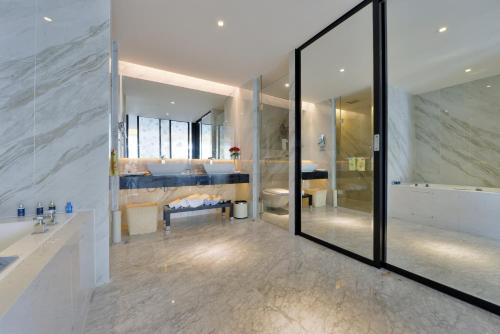 Ένα μπάνιο στο Palace Resort Yalong Bay Sanya