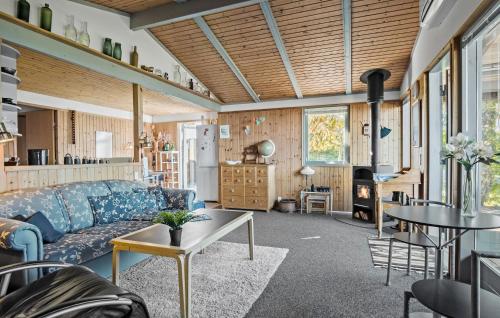 Un lugar para sentarse en Amazing Home In Faaborg