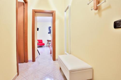 GuestHost - Casazzurra - Your place next to Port & Castel Nuovo