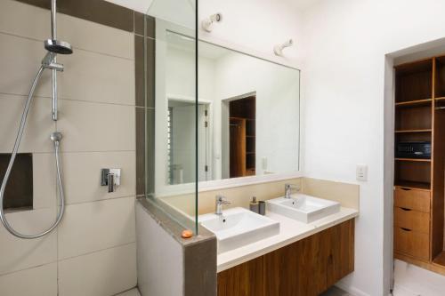 Koupelna v ubytování Stylia Villas