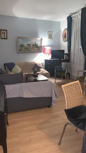 Chic F2 Rue Brevannes