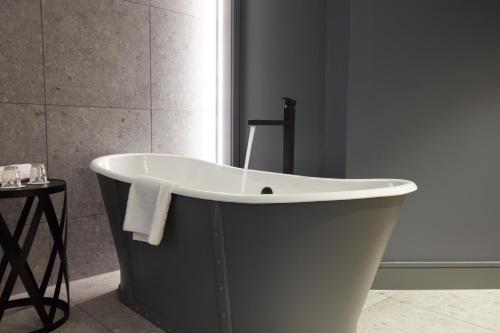 voco Manchester - City Centre, an IHG Hotel Image