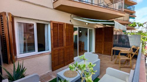 EVH-109 Planta baja con terraza en el centro