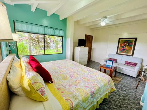 Ένα ή περισσότερα κρεβάτια σε δωμάτιο στο Vista Canyon Inn