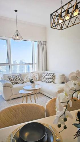 Luxury 2BR Carson Tower B Apt