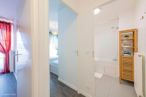 Koupelna v ubytování Le Cartier Appt F3, 7mn Disneyland, Parking,Terrace