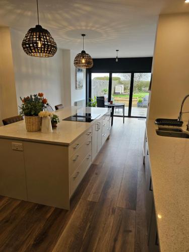 Η κουζίνα ή μικρή κουζίνα στο Contractors, families, great location, near transport links