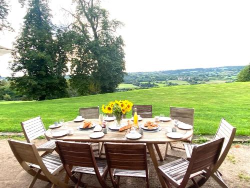 Le Pressoir du Château de Neuville, Piscine & jeux - Famille & Amis