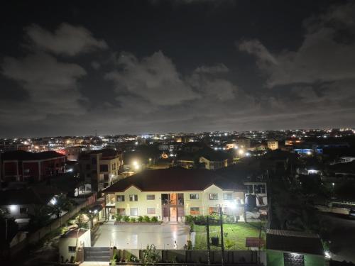 Linna Accra üldine vaade või majutusasutusest Imani Court Luxury Apartments pildistatud vaade