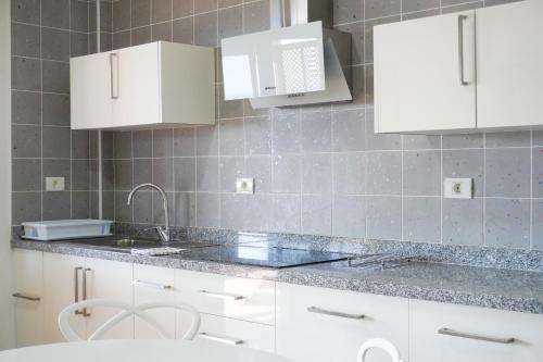 Kuchyň nebo kuchyňský kout v ubytování Holiday House Gomerita