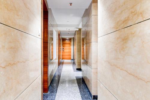 Gambar di galeri bagi Hotel King's Crown di kolkata