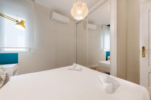 Refurbished and bright-Pool-1Bed 1Bath-Chueca