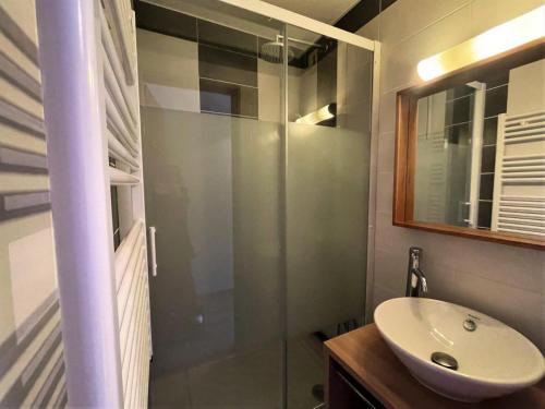 Koupelna v ubytování Résidence Sarvan - Charmant studio ski aux pieds aux Ménuires MAE-5964